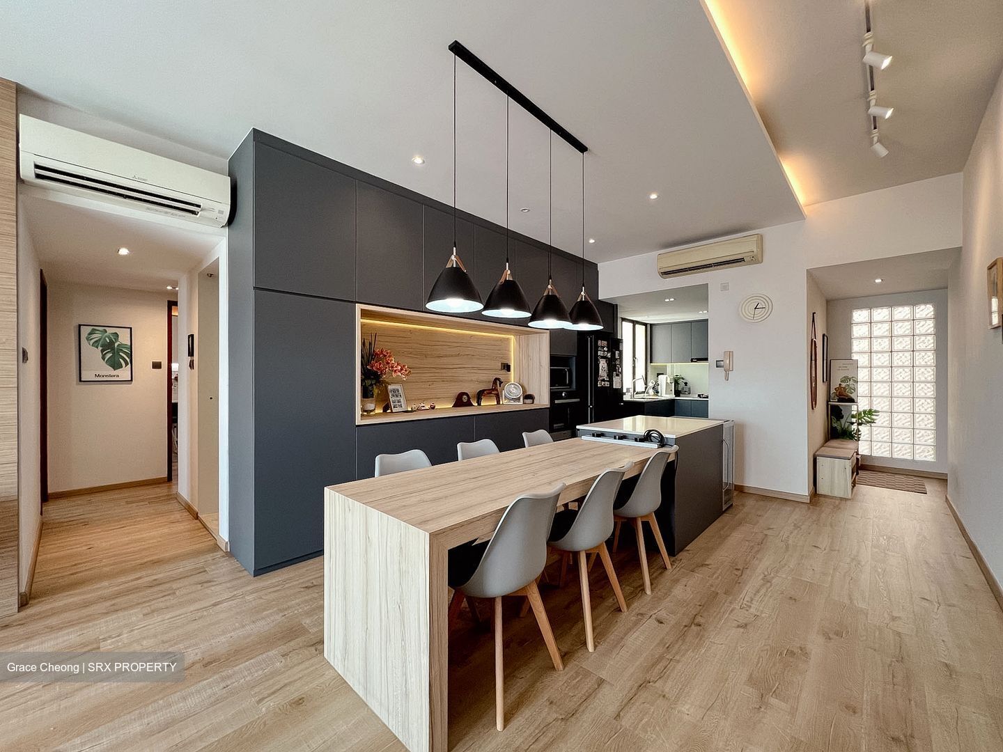 Simsville (D14), Condominium #585020381